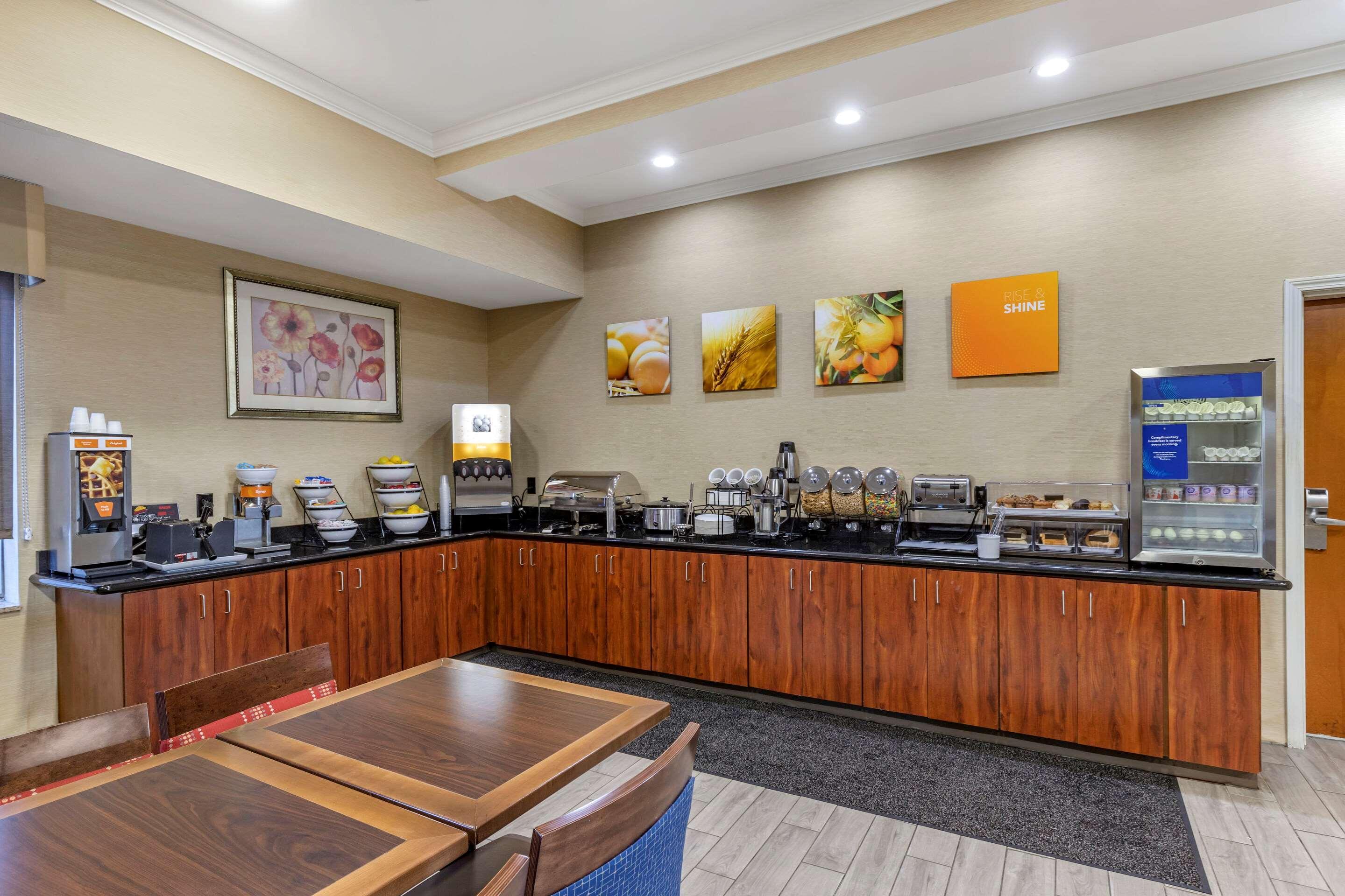 Comfort Inn & Suites Orangeburg Exteriör bild